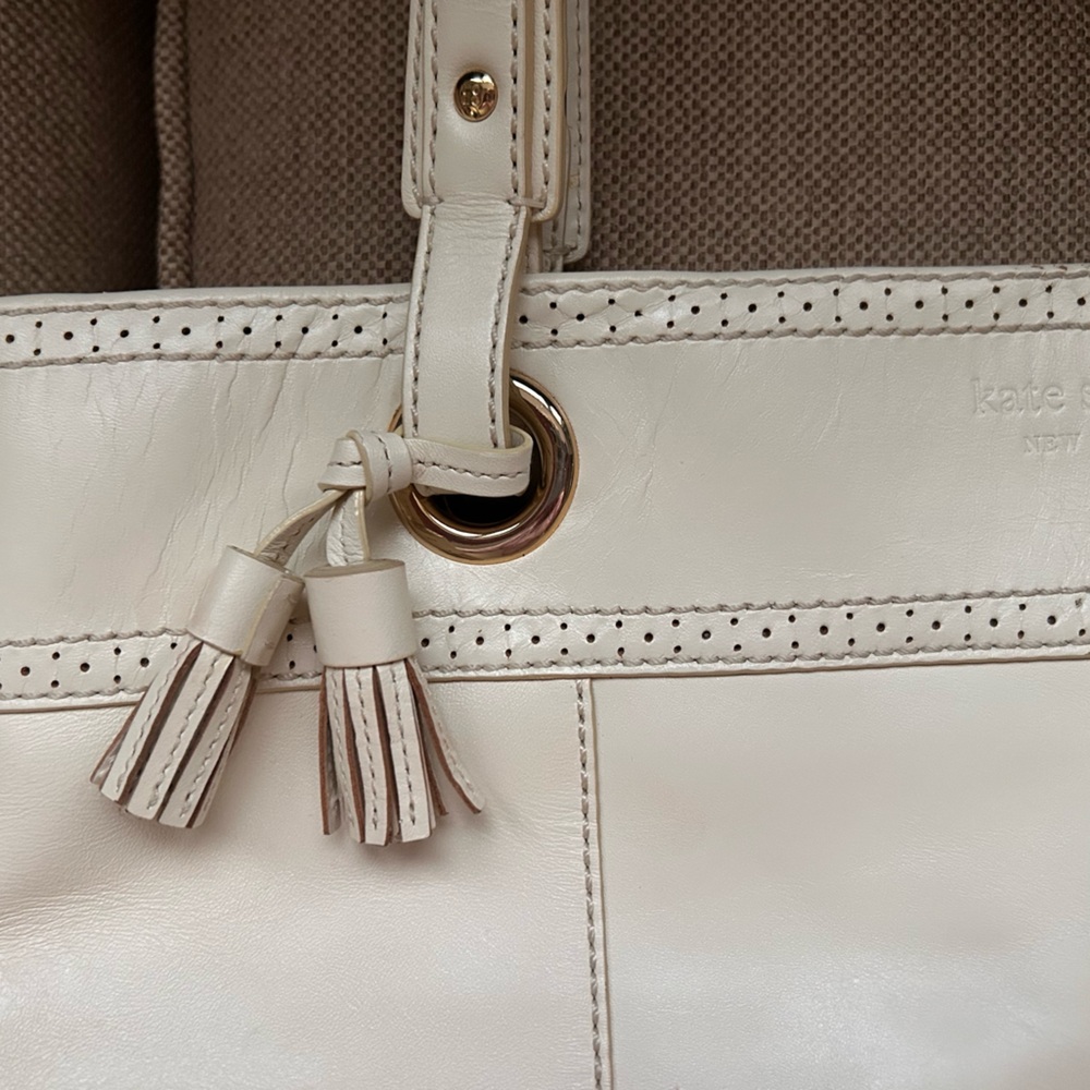 Kate Spade - medium sized cream colored leather satchel shoulder bag. - Picture 2 of 13